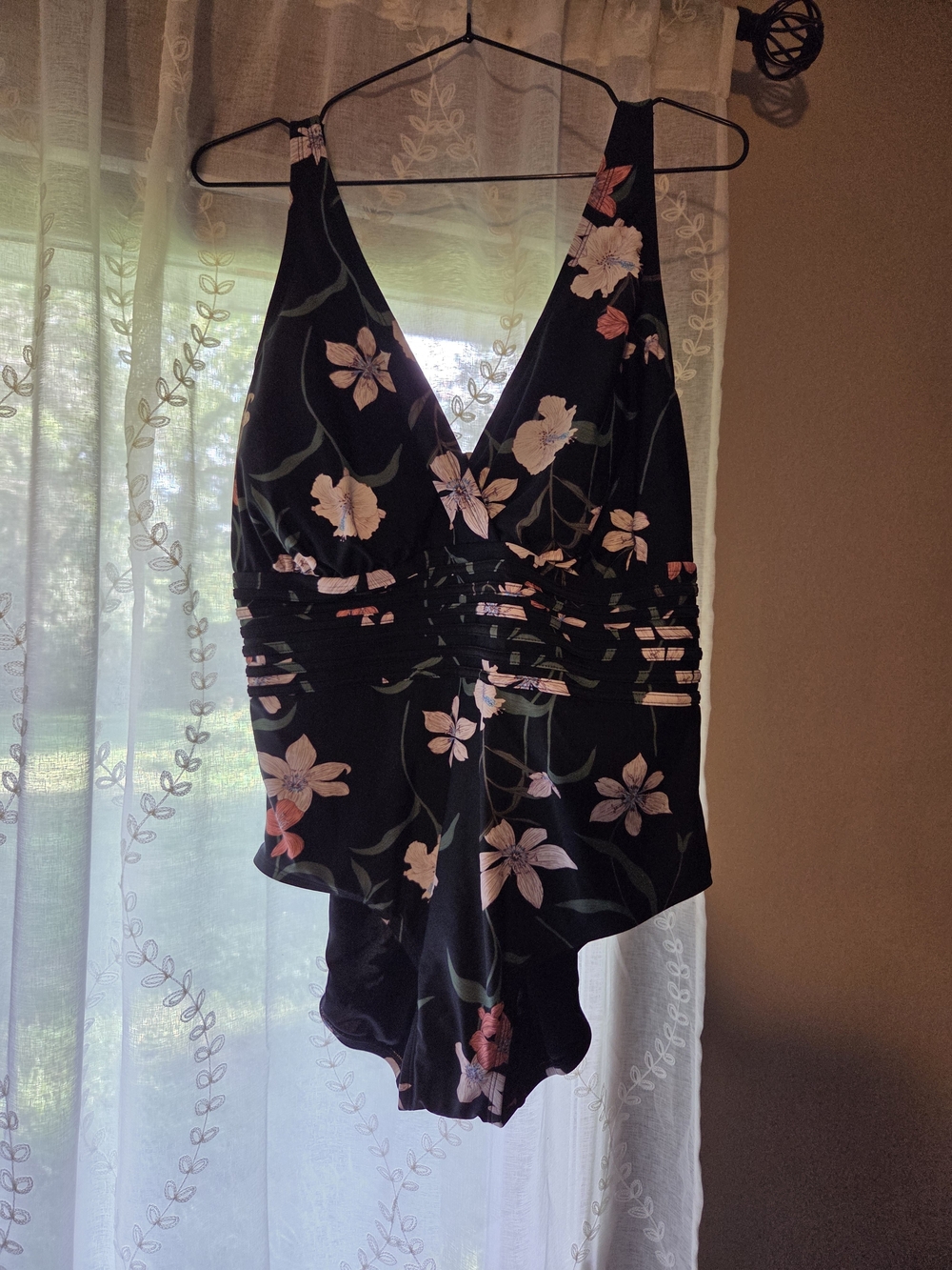 NWT Shade & Shore Black Floral One-Piece Swimsuit with V-Neck Size 17